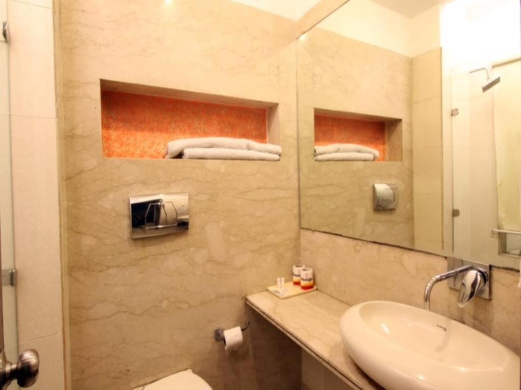 Hotel Livasa Inn Near Blk Hospital Delhi  Bagian luar foto