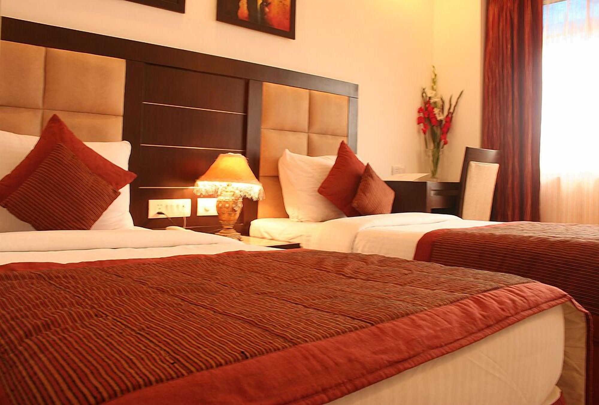 Hotel Livasa Inn Near Blk Hospital Delhi  Bagian luar foto