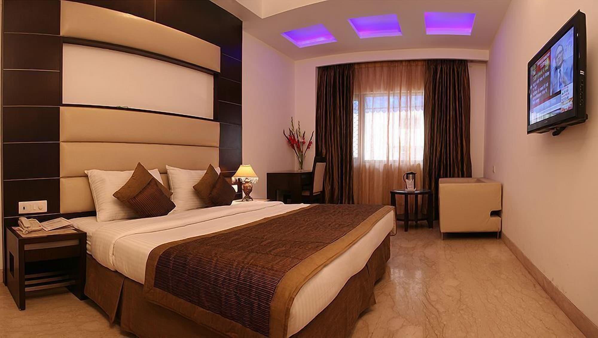 Hotel Livasa Inn Near Blk Hospital Delhi  Bagian luar foto